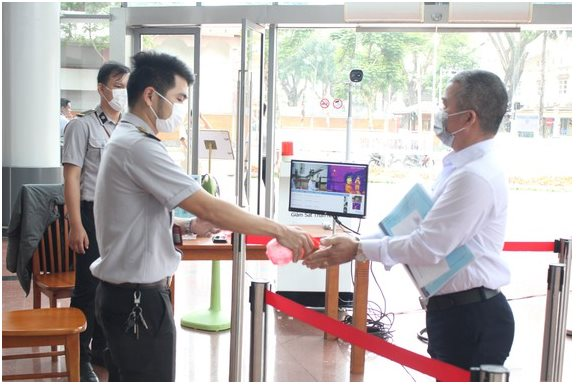 Doanh nghiệp Singapore hỗ trợ Đà Nẵng nhiều trang thiết bị phòng chống Covid-19