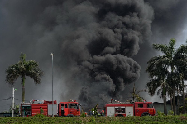 Vụ cháy khu cảng Đức Giang: Các chỉ số môi trường không ảnh hưởng tới sức khoẻ người dân