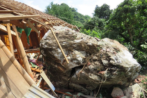Sơn La: Tập trung khắc phục thiệt hại do đá lăn