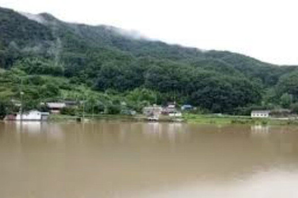 Hàn Quốc: Gần 5.000 người sơ tán do lũ lụt, lở đất khi mưa lớn tiếp tục