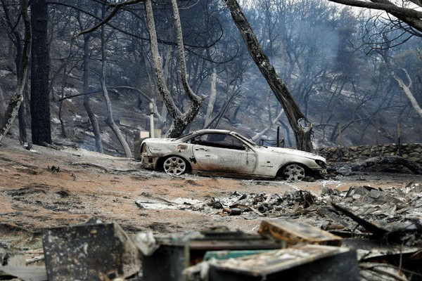 Mỹ: Cháy rừng ở Nam California, hàng trăm ngôi nhà phải sơ tán