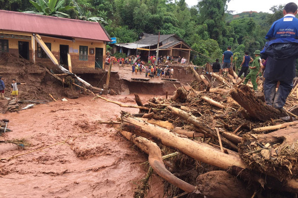 Điện Biên: Huy động lực lượng khắc phục hậu quả lũ quét tại Nậm Pồ