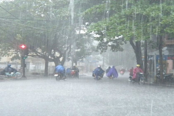 Dự báo thời tiết ngày 17/8: Cảnh báo mưa dông ở Hà Nội
