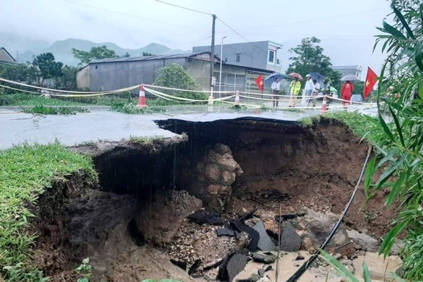 Lai Châu: Mưa lũ tiếp tục gây thiệt hại, chia cắt quốc lộ 32