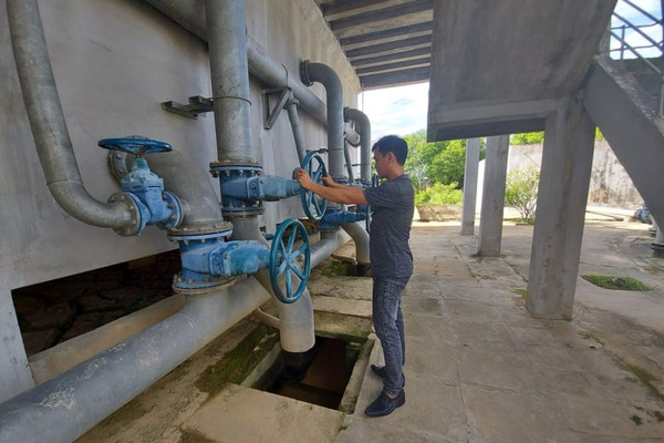 Tiếp bài “Căng thẳng” nguồn cung cấp nước thô Nhà máy nước Đô Lương”: Cần khẩn cấp có giải pháp “giải khát” cho người dân