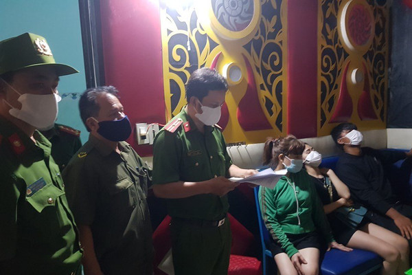 Quảng Nam: Quán karaoke bất chấp dịch Covid-19, mở cửa phục vụ dân chơi ma túy