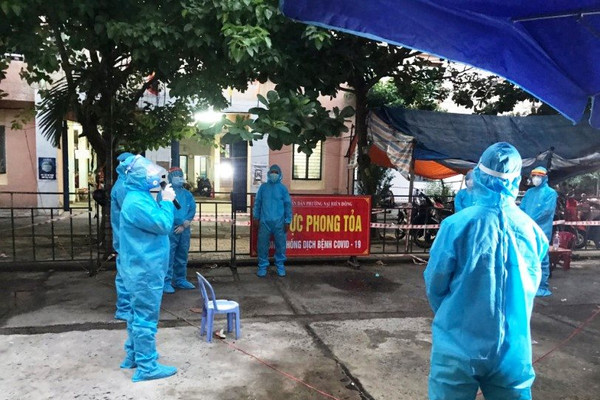 Chờ kết quả xét nghiệm hàng chục người dự đám tang bệnh nhân Covid-19 ở Đà Nẵng