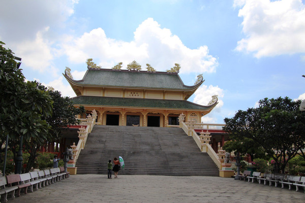 Đại Tòng Lâm: Ngôi chùa đặc biệt quanh năm cây xanh tươi tốt yên hòa