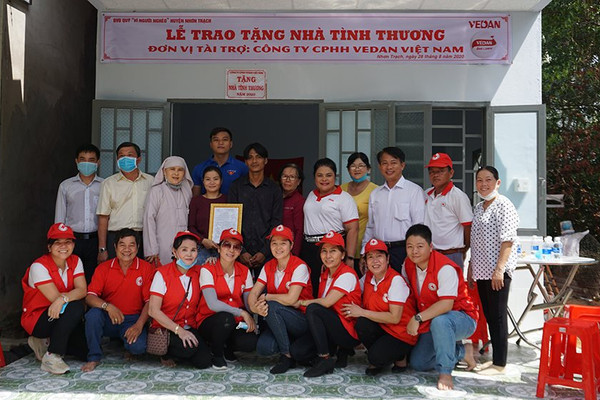 Vedan Việt Nam trao tặng nhà tình thương cho 2 hộ dân có hoàn cảnh khó khăn