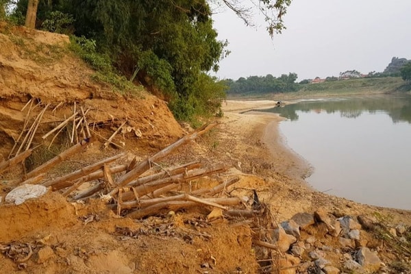 Thanh Hóa: Xử lý cấp bách sự cố sạt lở đê