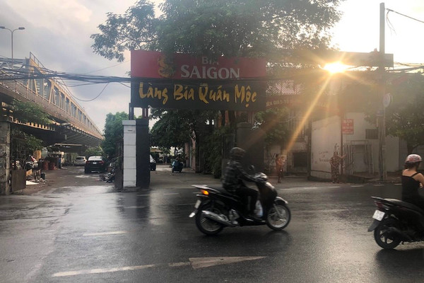 Long Biên – Hà Nội: Kiên quyết xử lý vi phạm đất đai tại nhà hàng Làng bia quán mộc