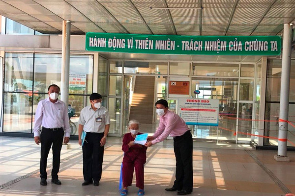 Cụ bà 100 tuổi ở Quảng Nam được chữa khỏi COVID-19