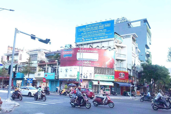 Nhịp sống "bình thường mới" ở Đà Nẵng sau gần 2 tháng cách ly xã hội
