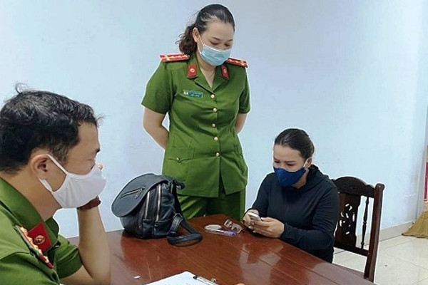 Đà Nẵng: Bắt tạm giam 2 phụ nữ làm giả sổ đỏ lừa cầm cố