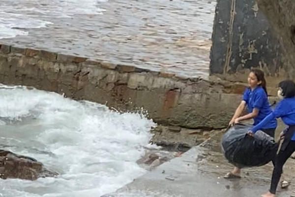 Bà Rịa – Vũng Tàu: Xử lý nghiêm hành vi xả rác xuống biển