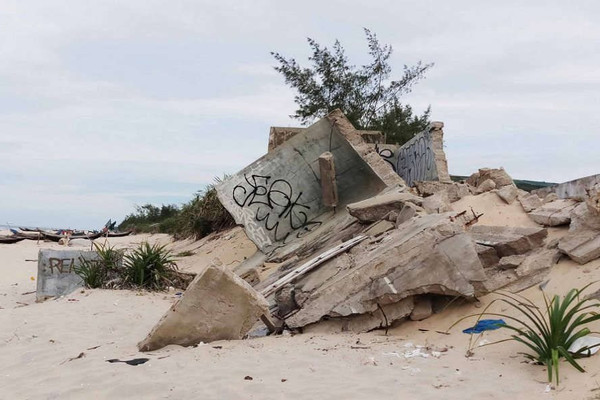 Thừa Thiên Huế: Sạt lở bờ biển nặng nề sau bão số 5