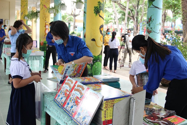Đà Nẵng: Nhà sách 0 đồng hỗ trợ học sinh hoàn cảnh khó khăn