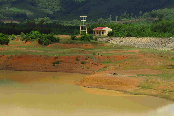 Bình Định: Yêu cầu doanh nghiệp ngừng khai thác đất để đảm bảo an toàn đập hồ Đại Sơn