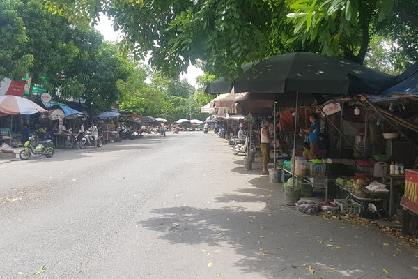 Gia Lâm – Hà Nội: Cần làm rõ những bất cập tại khu chợ tạm Khu đô thị Đặng Xá