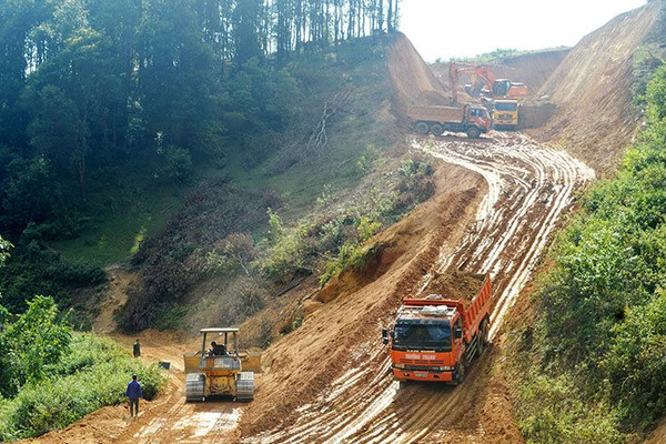 Điện Biên: Cần tháo gỡ khó khăn đẩy nhanh dự án đường Na Sang – Huổi Mí –  Tủa Chùa 