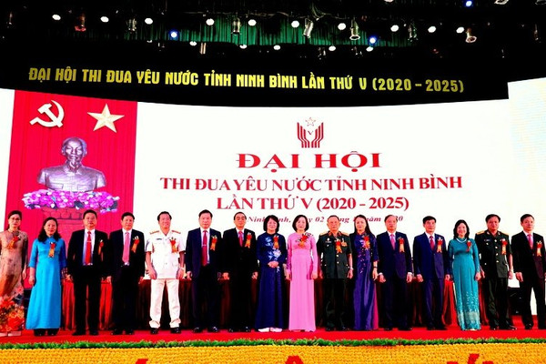 Phó Chủ tịch nước dự Đại hội thi đua yêu nước tỉnh Ninh Bình lần thứ V