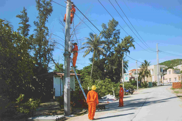 Bình Định: Hoàn thành dự án đưa điện lưới quốc gia ra xã đảo Nhơn Châu 
