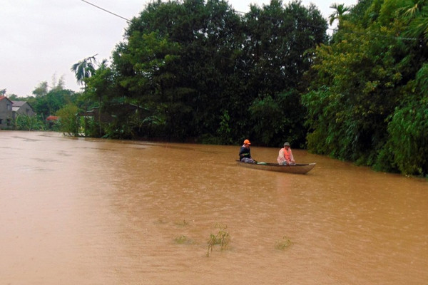 Quảng Nam: Hàng loạt thủy điện xả lũ, nhiều khu vực bị cô lập