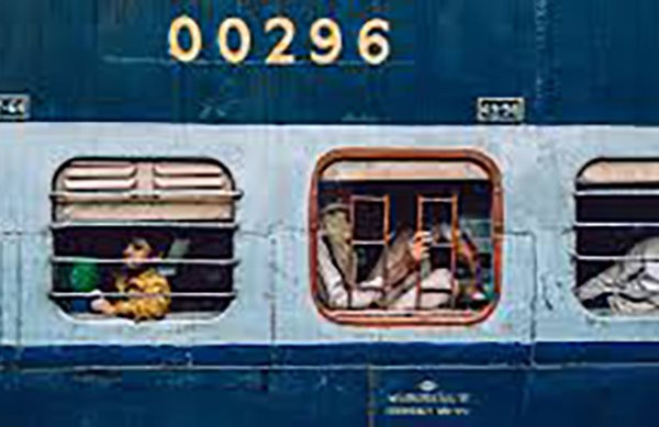 Ấn Độ hướng tới “xanh hóa” mạng lưới đường sắt