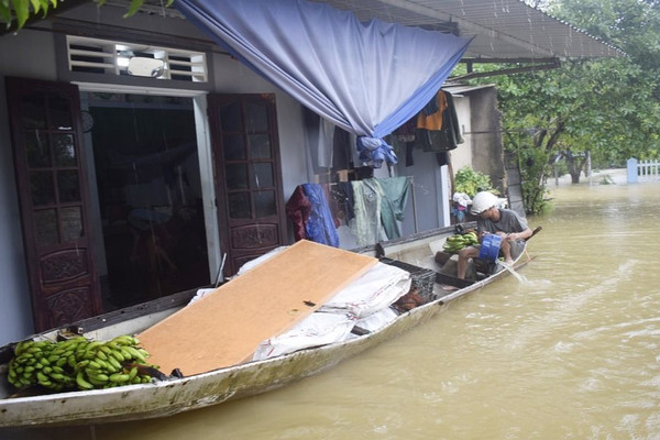 Thừa Thiên Huế: 5 người chết, hơn 62.000 nhà dân chìm trong nước lũ