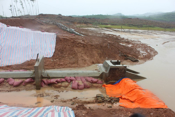 Quảng Nam: Người dân lo ngại chất lượng công trình đập Hóc Bầu