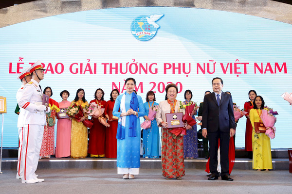 Chủ tịch Tập đoàn BRG xuất sắc đạt giải thưởng Phụ nữ Việt Nam 2020