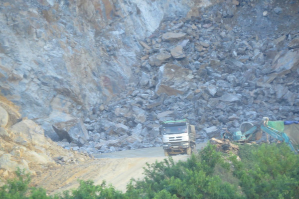 Vân Hồ - Sơn La: Cần làm rõ nguyên nhân tử vong của công nhân tại mỏ đá Minh Tâm