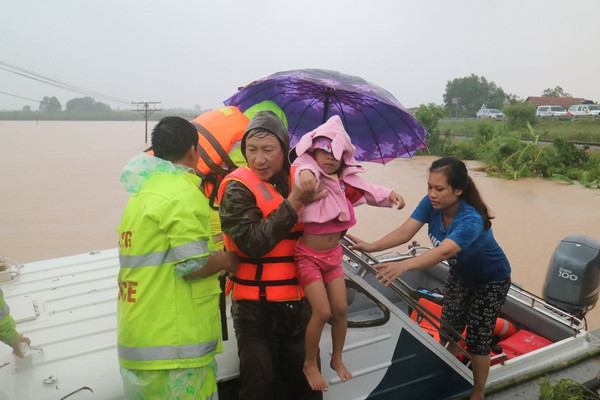 Ứng phó bão số 9, Quảng Trị di dời hàng chục nghìn dân