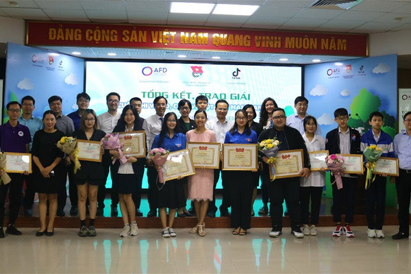 12 giải được trao tại cuộc thi video, clip “Vì một Việt Nam xanh”