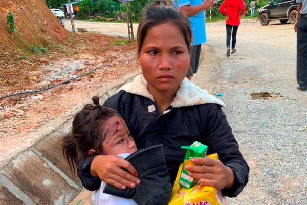 Vụ sạt lở vùi lấp 53 người ở Quảng Nam: Tiếp cận hiện trường, cứu sống 8 nạn nhân đầu tiên