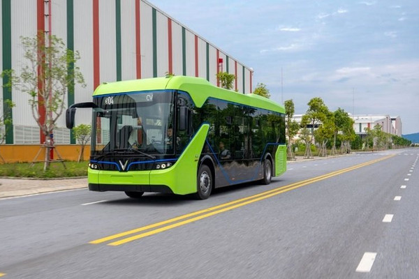 VinBus hợp tác Star Charge phát triển hệ thống trạm sạc xe buýt điện lớn nhất ASEAN