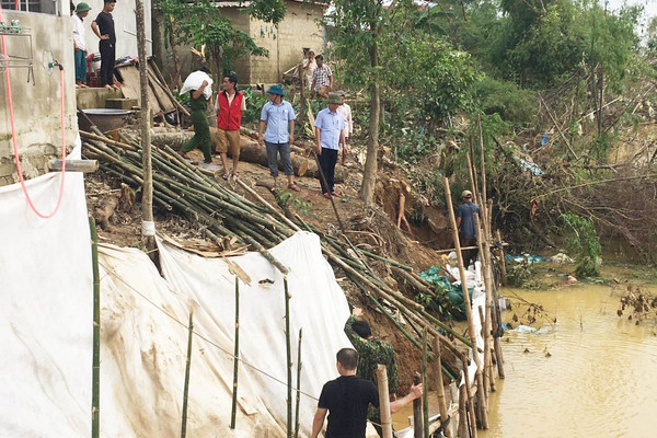 Thừa Thiên Huế: Khẩn cấp chống sạt lở bờ sông Bồ