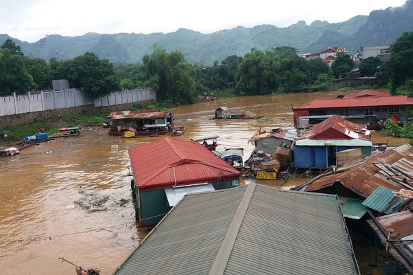 Các nhà khí hậu học thế giới nghiên cứu về bão lũ nghiêm trọng ở Việt Nam