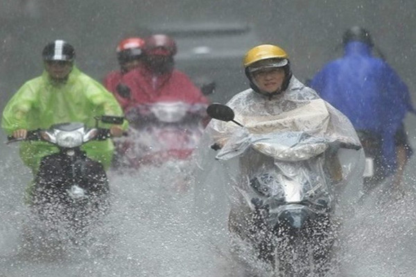 Dự báo thời tiết 12/11: Miền Trung tiếp tục mưa lớn, nguy cơ lũ quét sạt lở