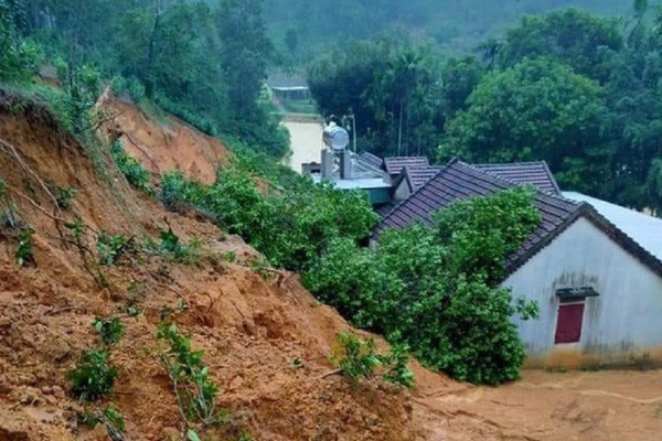 Nghệ An: Chủ động di dân phòng chống sạt lở đất trước cơn bão số 13