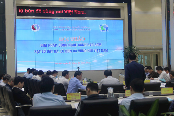 Hội thảo “Giải pháp, công nghệ cảnh báo sớm sạt lở đất đá, lũ bùn đá vùng núi Việt Nam”