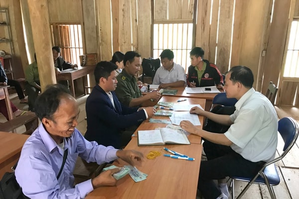 Lấy tiền từ rừng để nuôi rừng