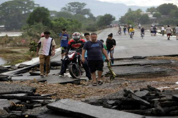 Honduras yêu cầu Mỹ kéo dài các biện pháp bảo vệ di cư tạm thời sau bão