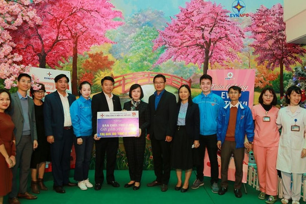 EVNNPC khánh thành và trao tặng “Sân chơi thiếu nhi – Gửi gắm yêu thương” cho Bệnh viện Đa khoa tỉnh Yên Bái