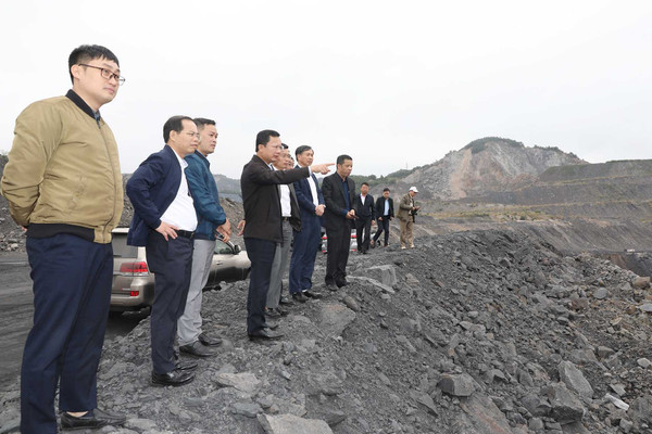 Quảng Ninh: Sử dụng đất đá thải từ các mỏ than làm vật liệu san lấp 