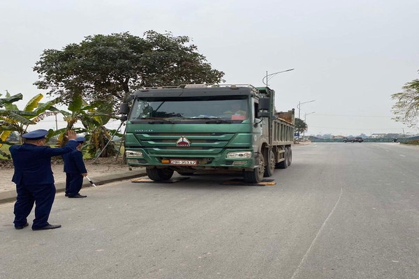 Hà Nội: Xử lý các xe vi phạm vệ sinh môi trường dịp Tết Tân Sửu