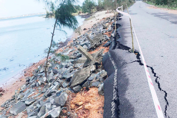 Thừa Thiên Huế: Khắc phục tuyến đường hơn 100 tỷ hư hỏng