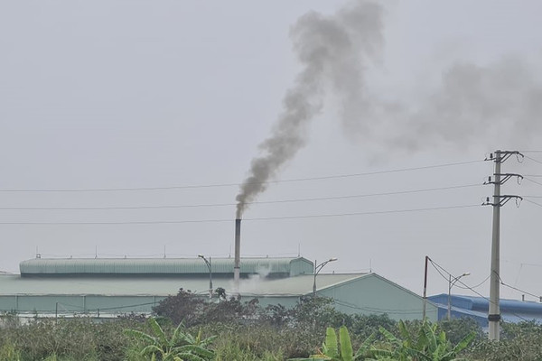 Hà Nam: Người dân “tố” nhiều cơ sở tẩy nhuộm xả thải ra sông Hồng gây ô nhiễm