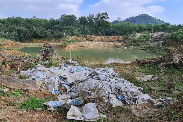 Quảng Bình: Mỏ sét Công ty CP Cosevco Lê Hóa 5 năm vẫn chưa hoàn thành thủ tục thuê đất