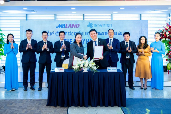 Tập đoàn Xây dựng Hòa Bình và MBLand Holdings ký kết hợp đồng hợp tác chiến lược